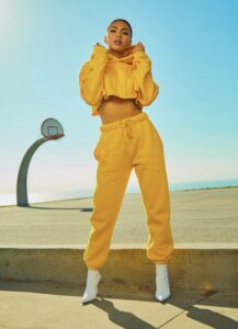 How to Build a Minimalist Capsule Wardrobe for Spring